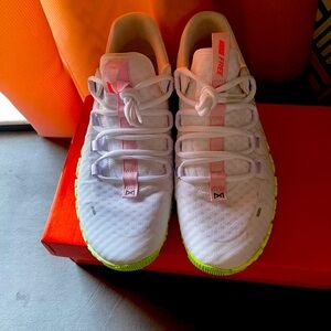 Nike Metcon 5 women’s sneakers sz9.5